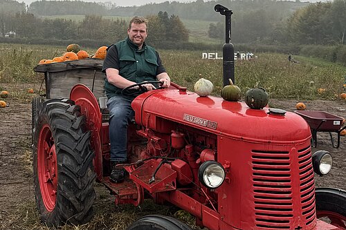 Jack on a tractor