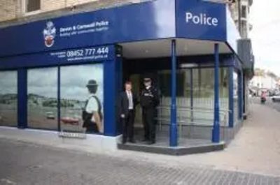 Richard Younger-Ross MP and Inspector Shaw outside the new police premises