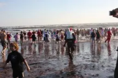 Boxing Day Walk in the Sea - Teignmouth